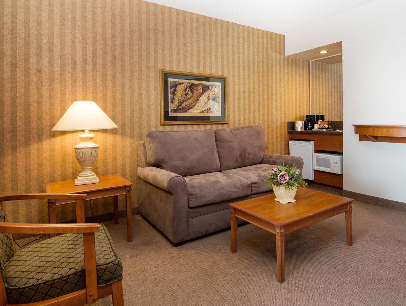 Clarion Hotel & Suites Brandon Exterior foto