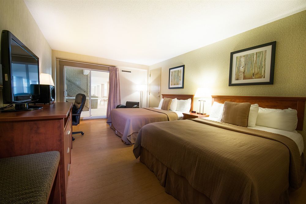 Clarion Hotel & Suites Brandon Exterior foto